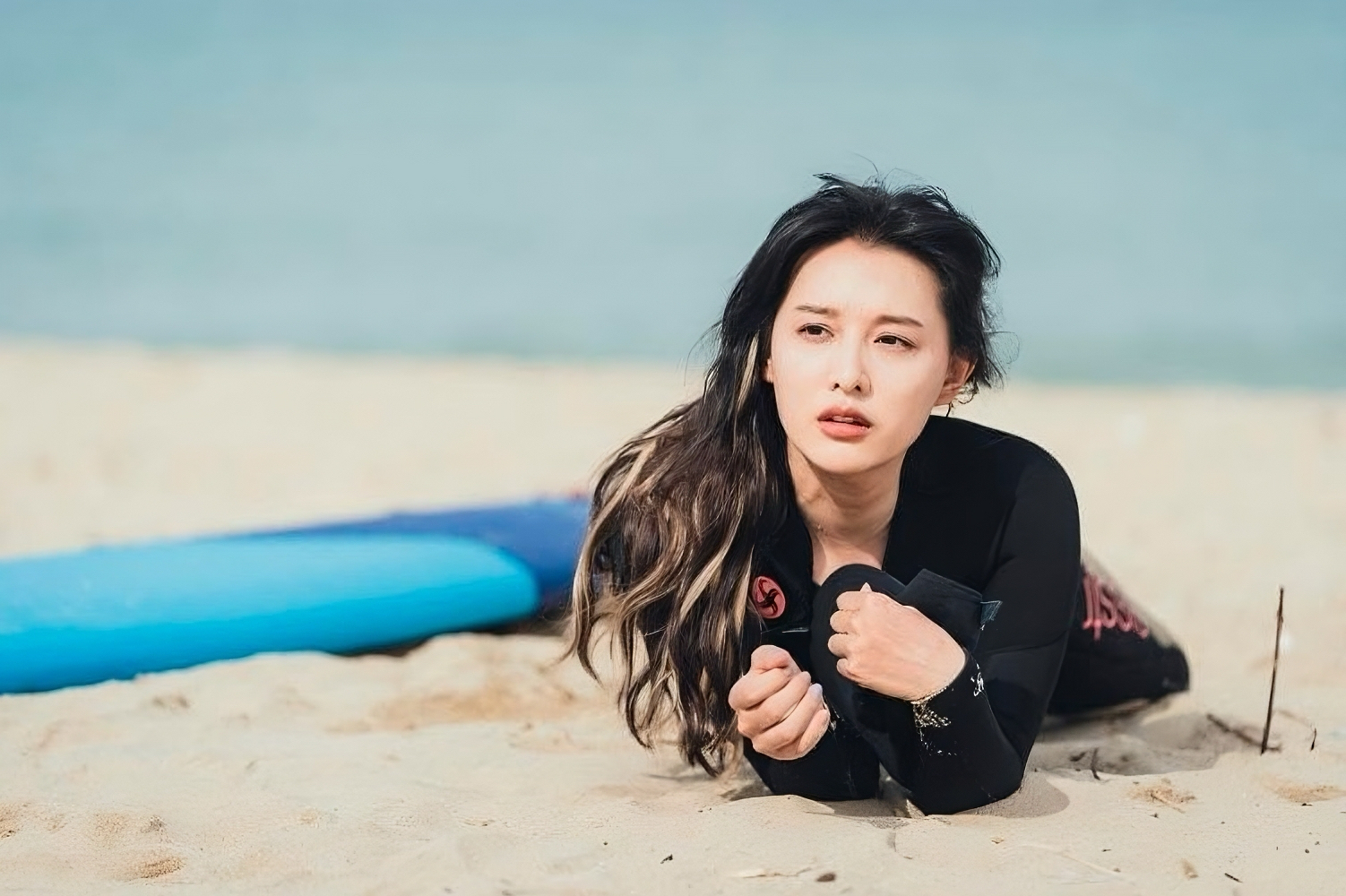 Behind-the-scenes cut of Kim Jiwon