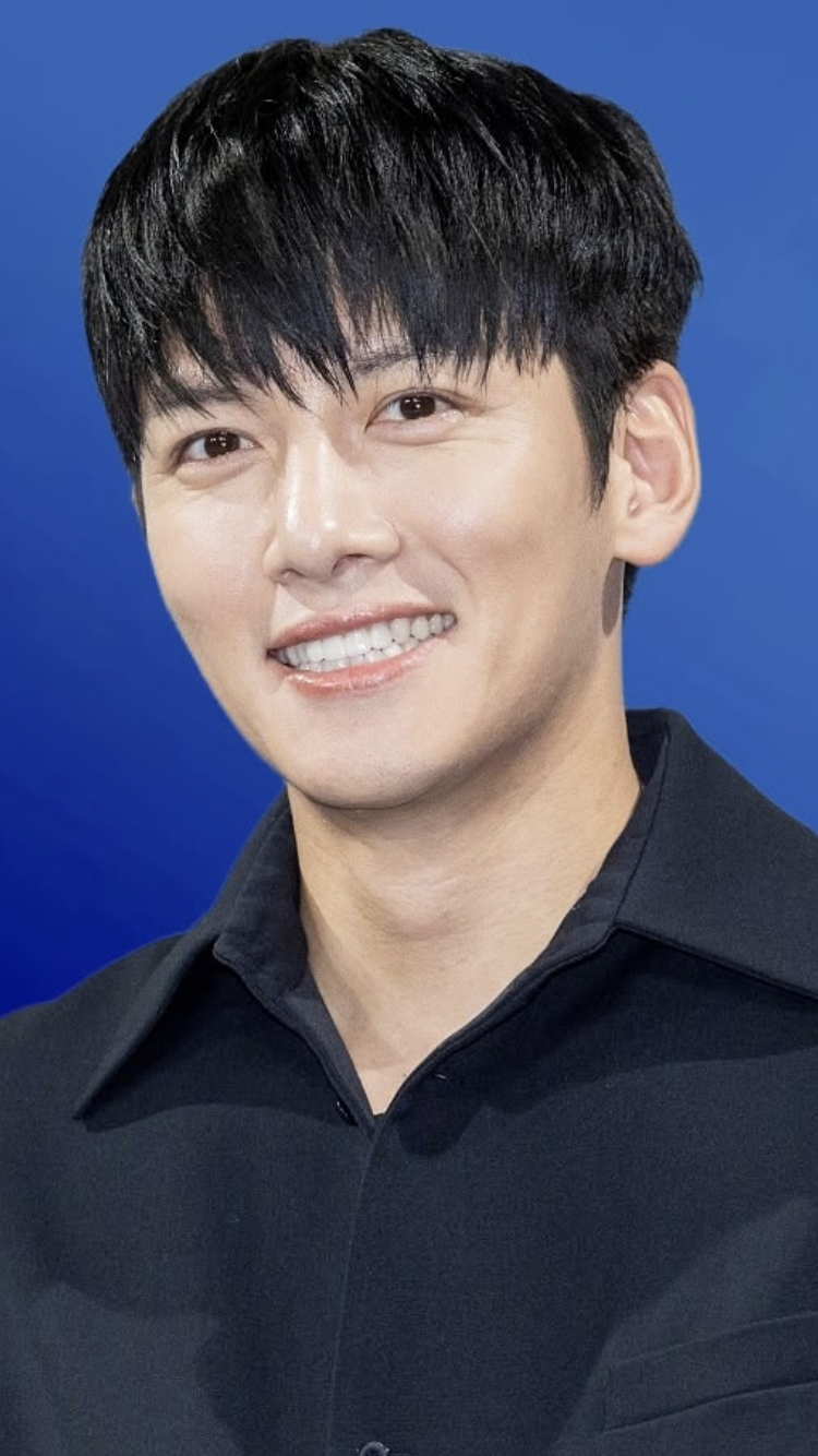 Behind-the-scenes cut of Ji Changwook