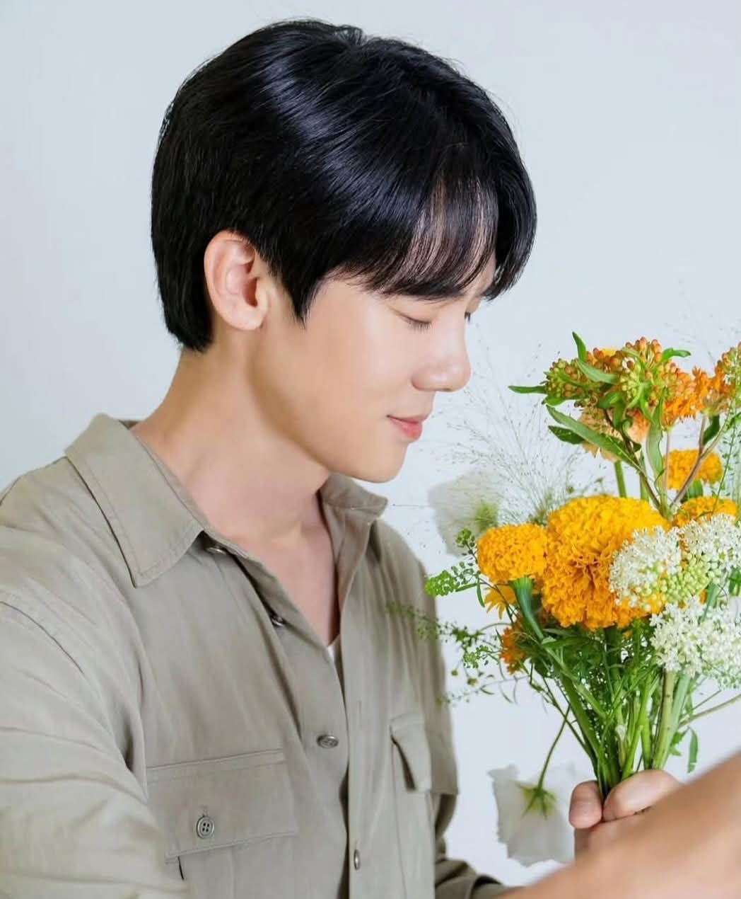 Recent activity shot of Yoo Yeonseok