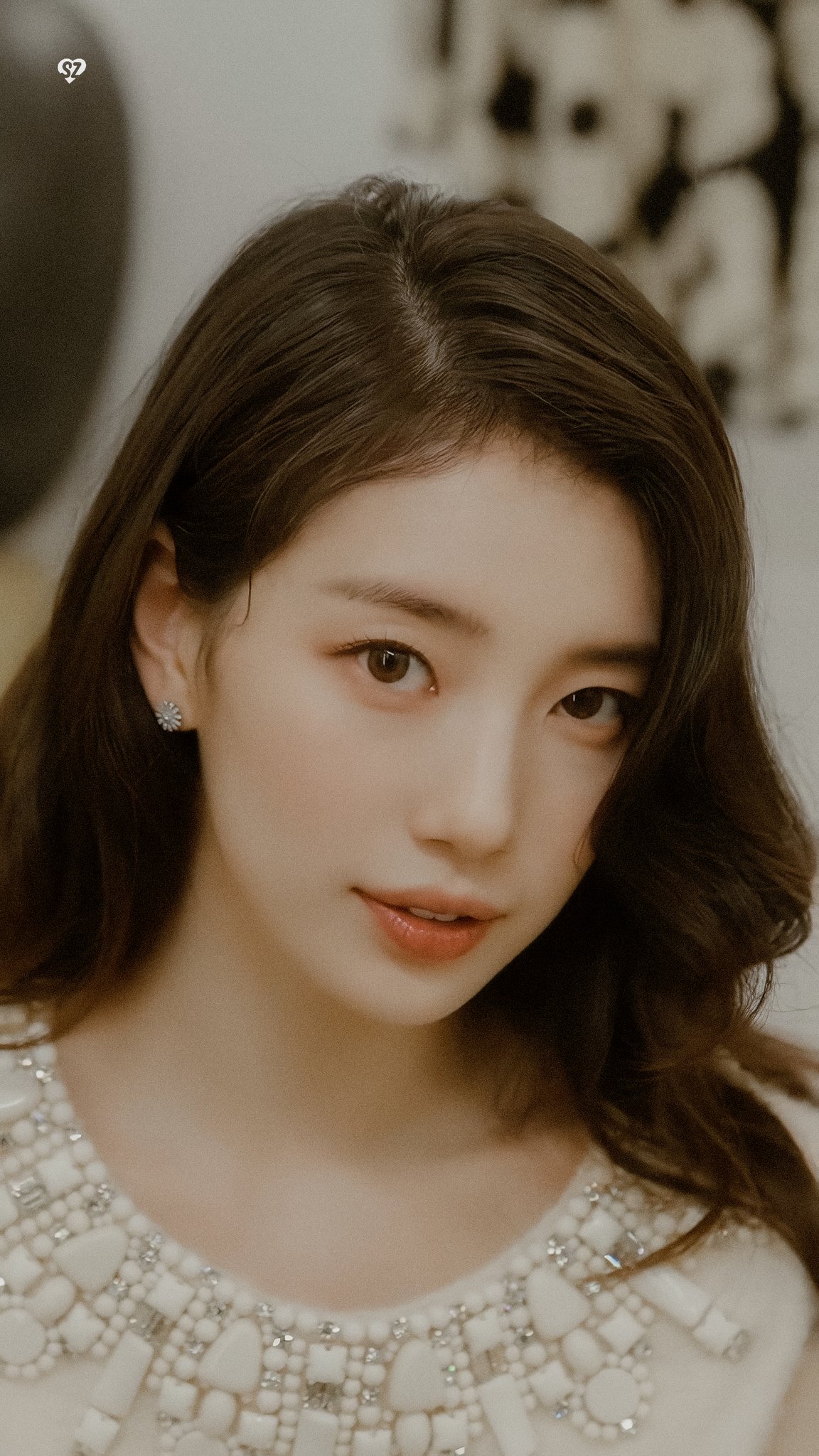 Wallpaper emosional yang dibagikan penggemar untuk Bae Suzy
