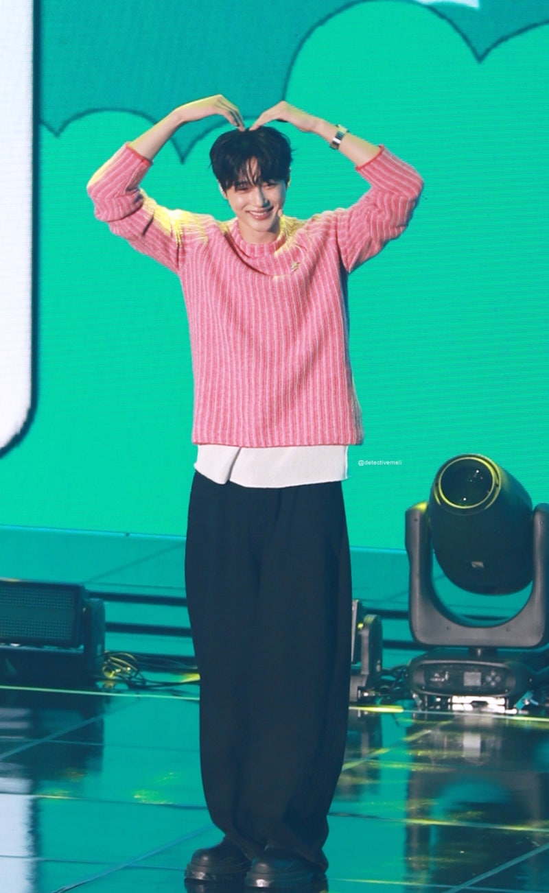 Recent activity shot of Byeon Wooseok