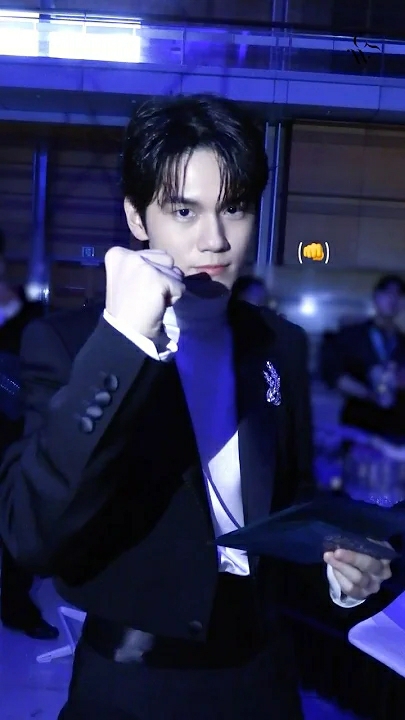 A moment captured by a fan of Ong Seongwu