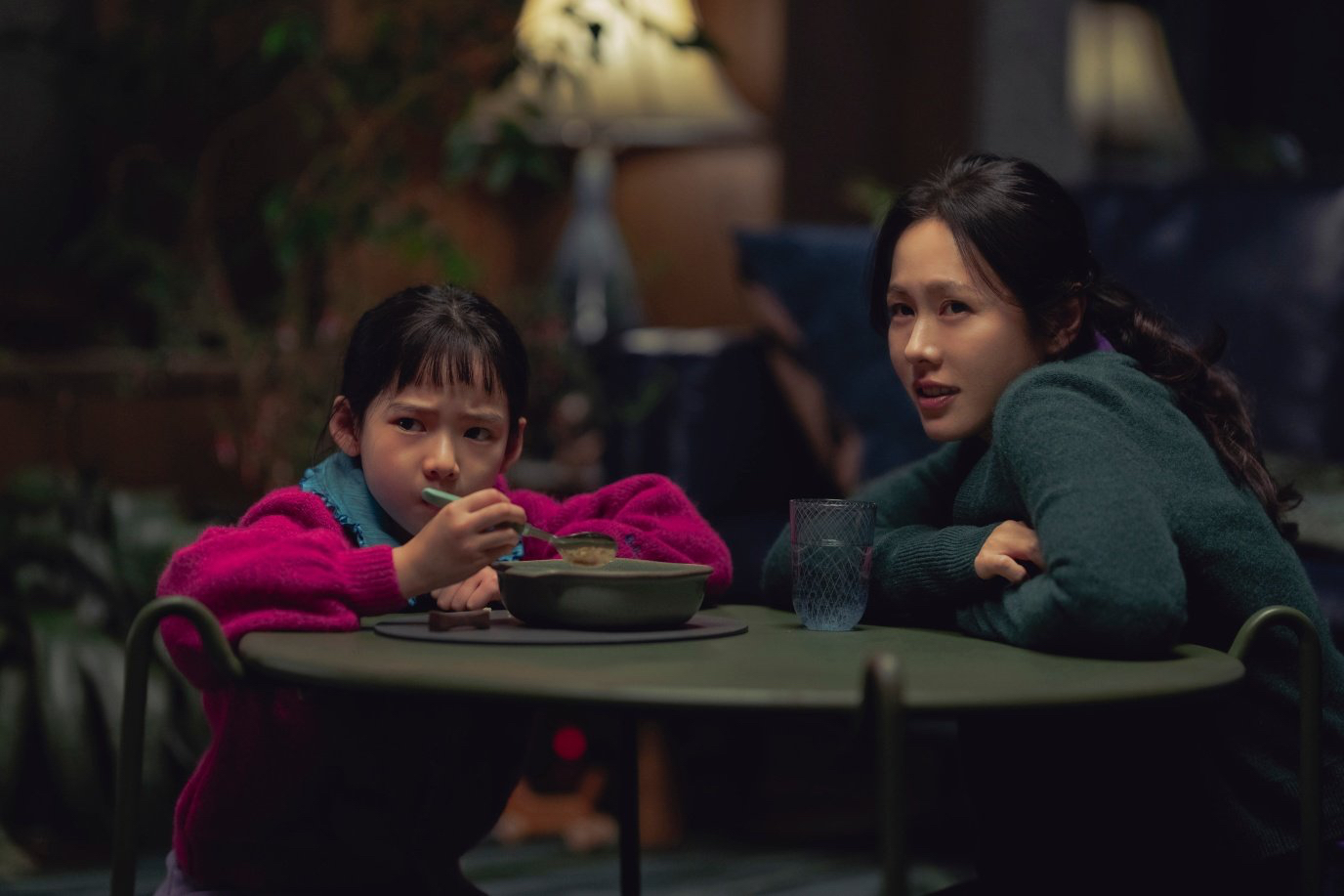 Behind-the-scenes cut of Son Yejin