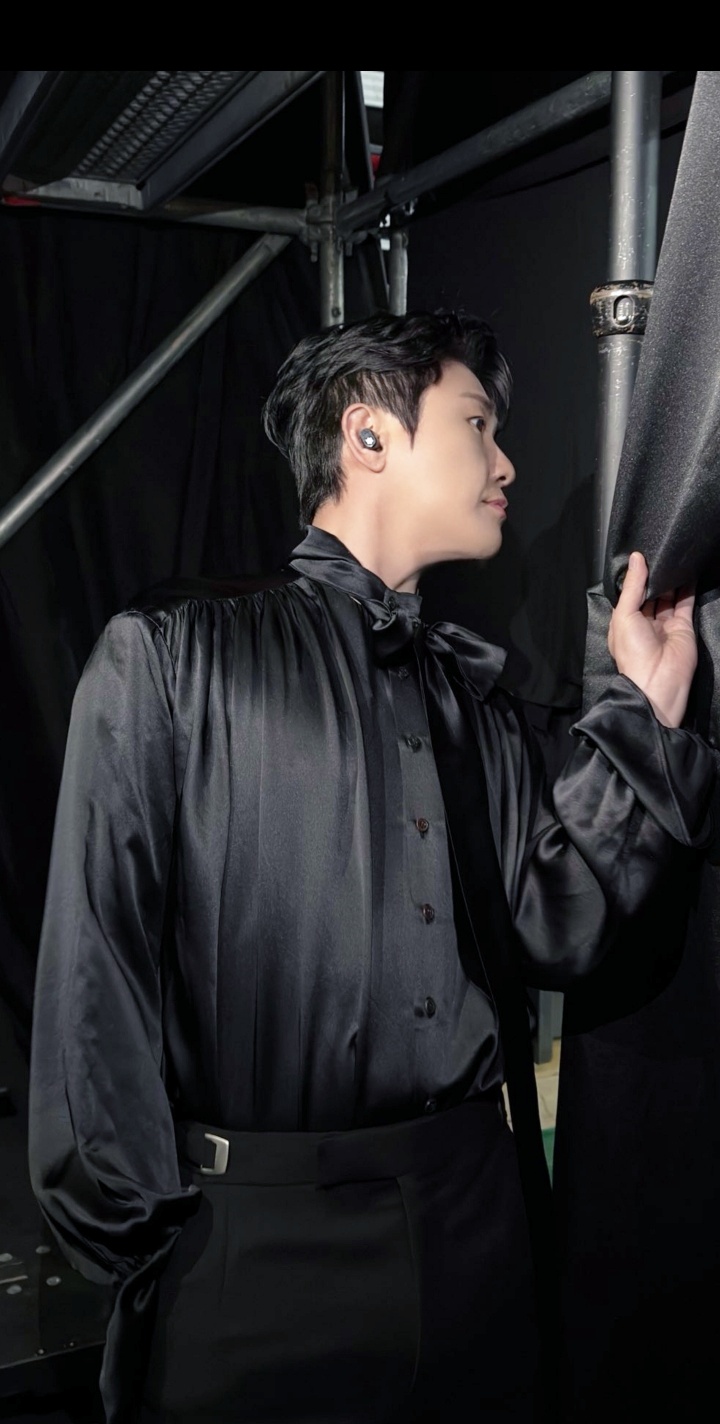 Representative background image loved by Young Tak fandom