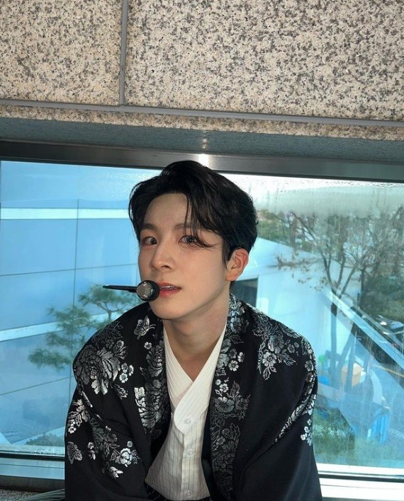 Behind-the-scenes cut of Jeong Dongwon