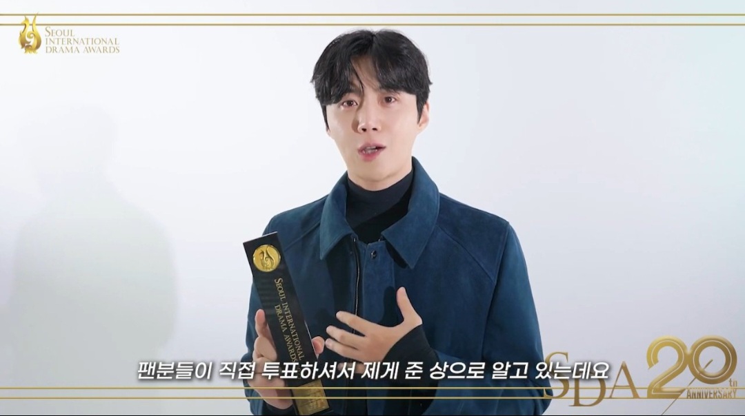 Behind-the-scenes cut of Kim Seonho