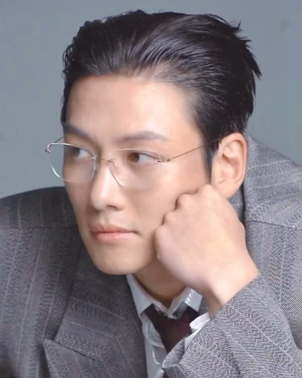 Behind-the-scenes cut of Ji Changwook