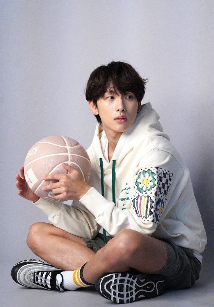 Recent activity shot of Yim Siwan
