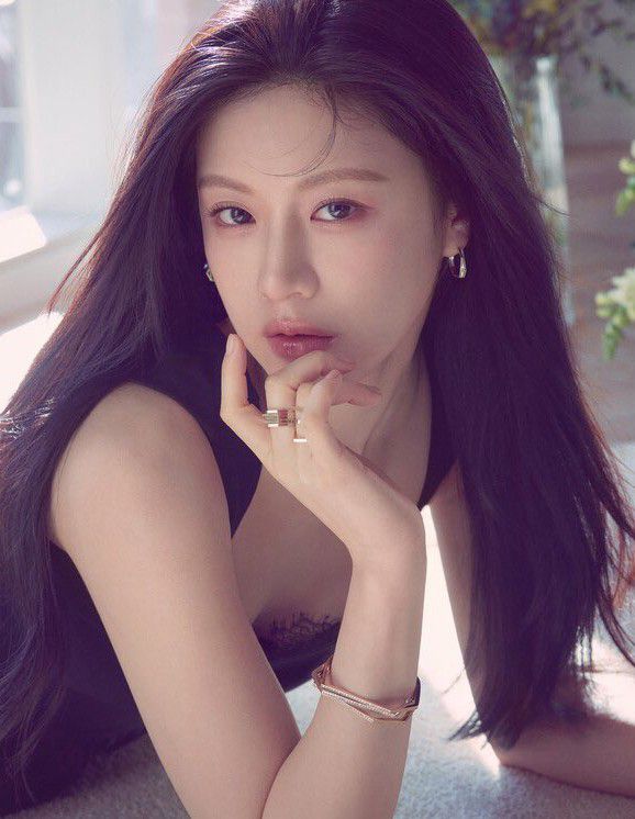 Behind-the-scenes cut of Go Younjung