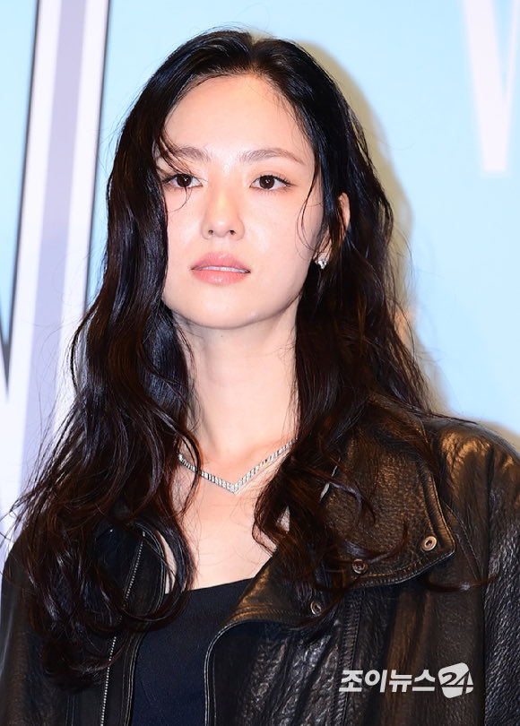 Behind-the-scenes cut of Jeon Yeobeen