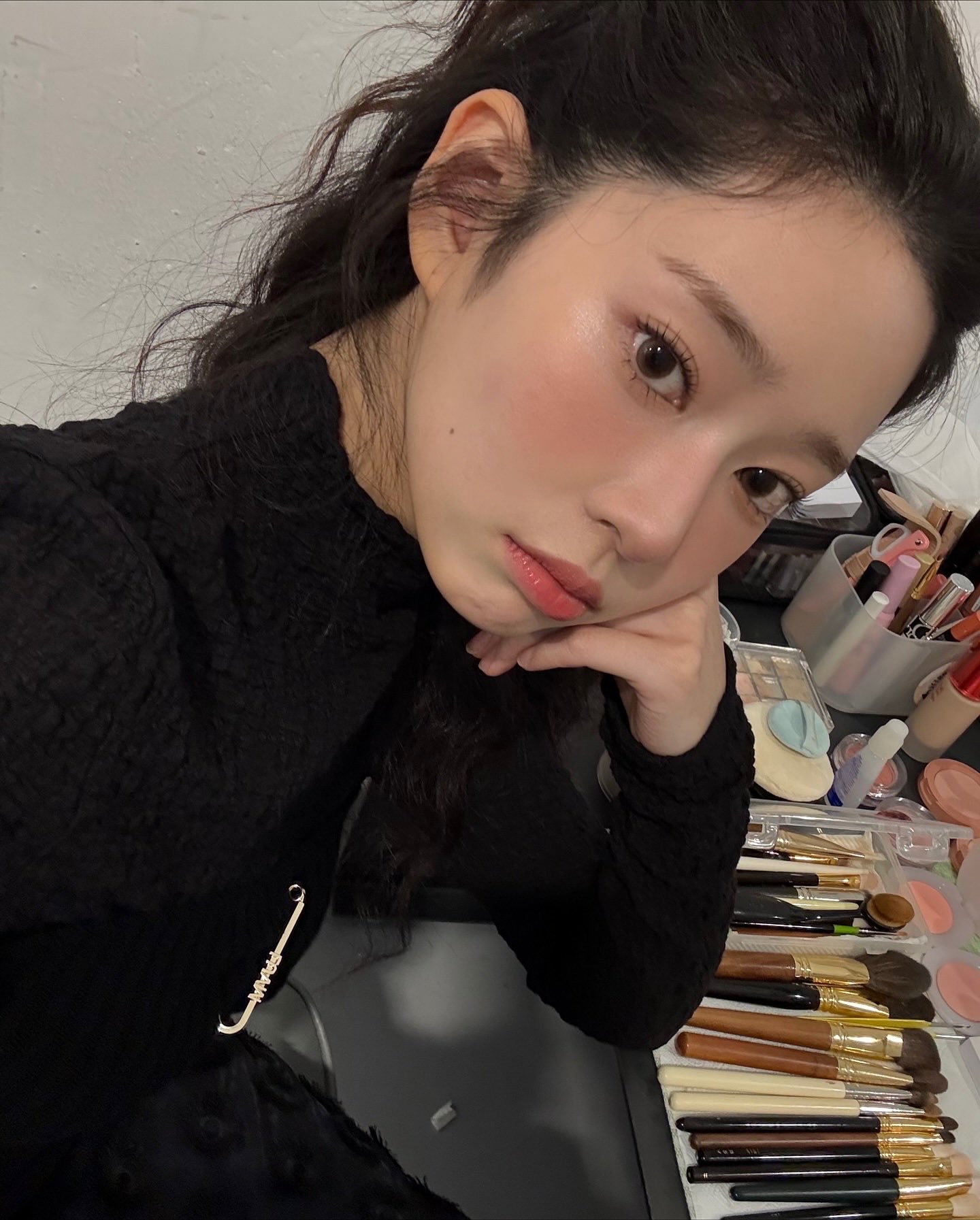 Behind-the-scenes cut of Kim Minju