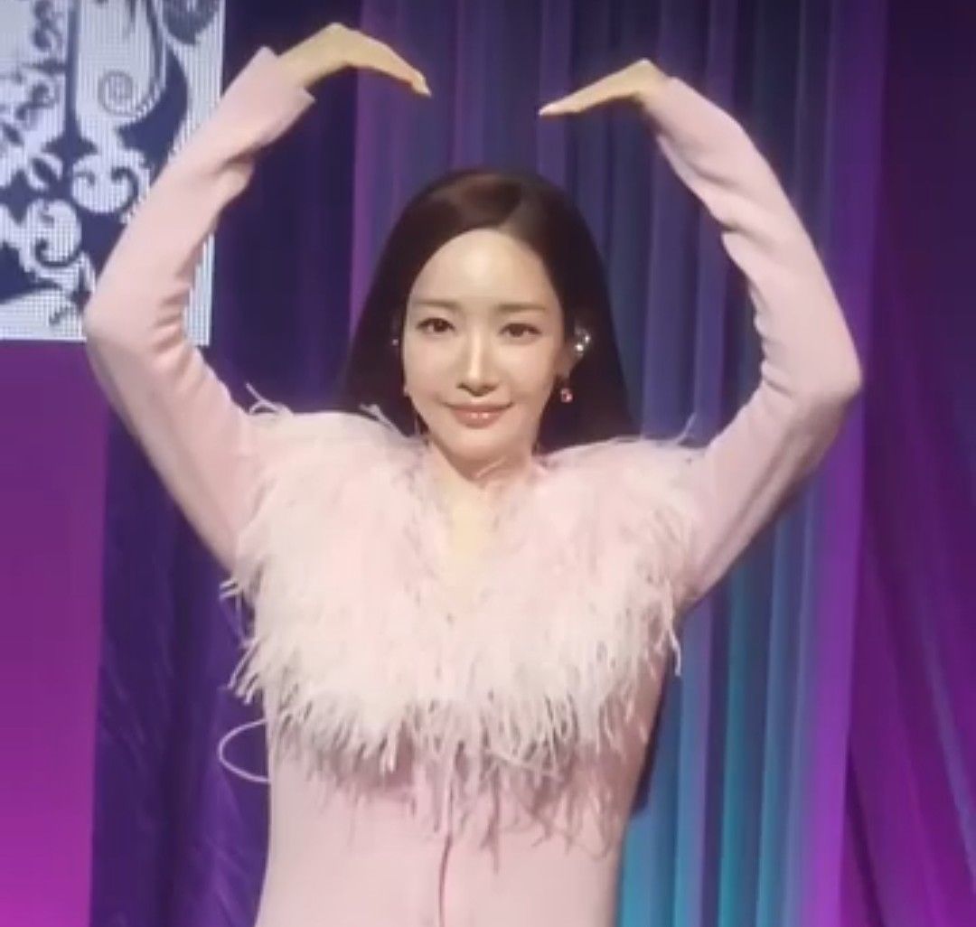 パク・ミニョンの最近の活動ショット