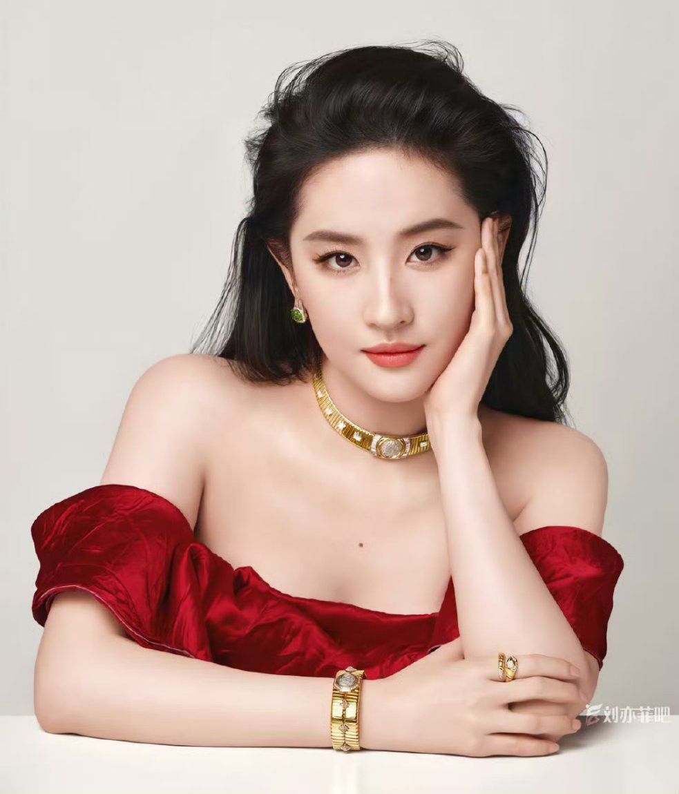 Behind-the-scenes cut of Liu Yifei