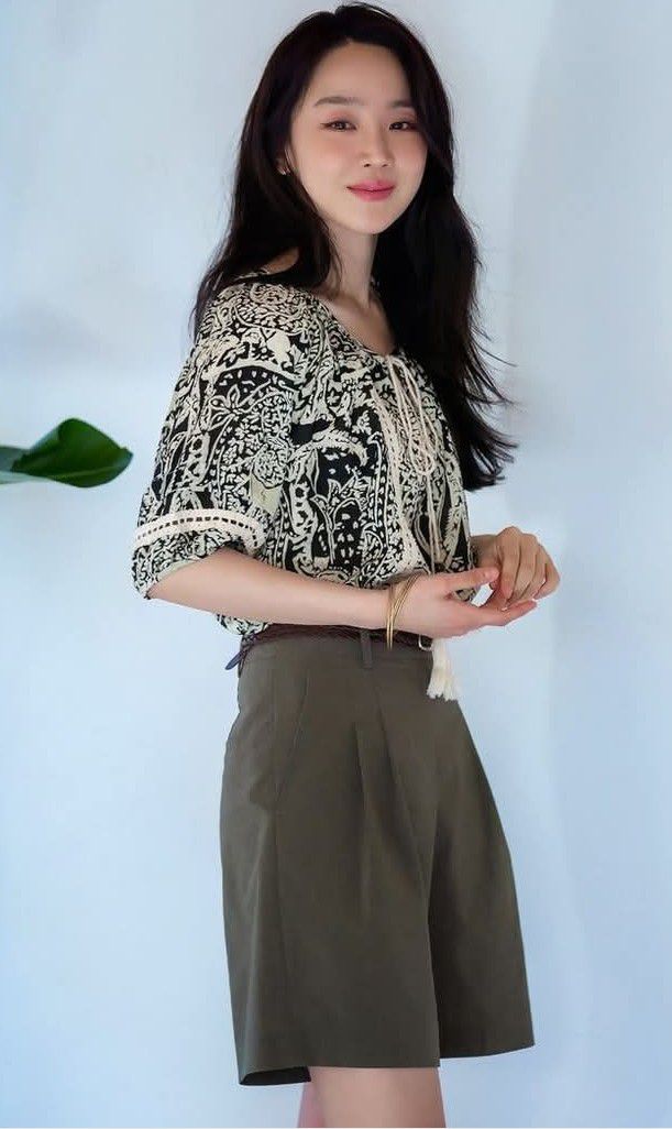 Behind-the-scenes cut of Shin Haesun