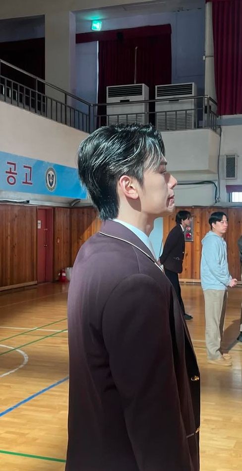 Behind-the-scenes cut of Cha Woomin