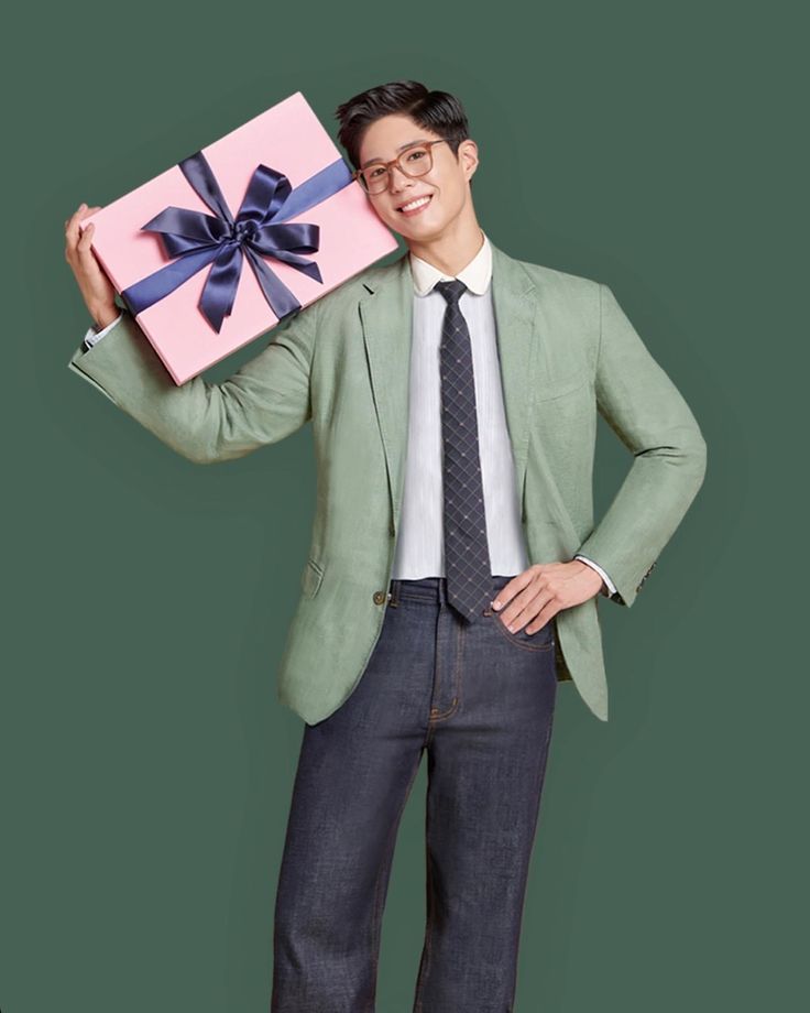 Behind-the-scenes cut of Park Bogum