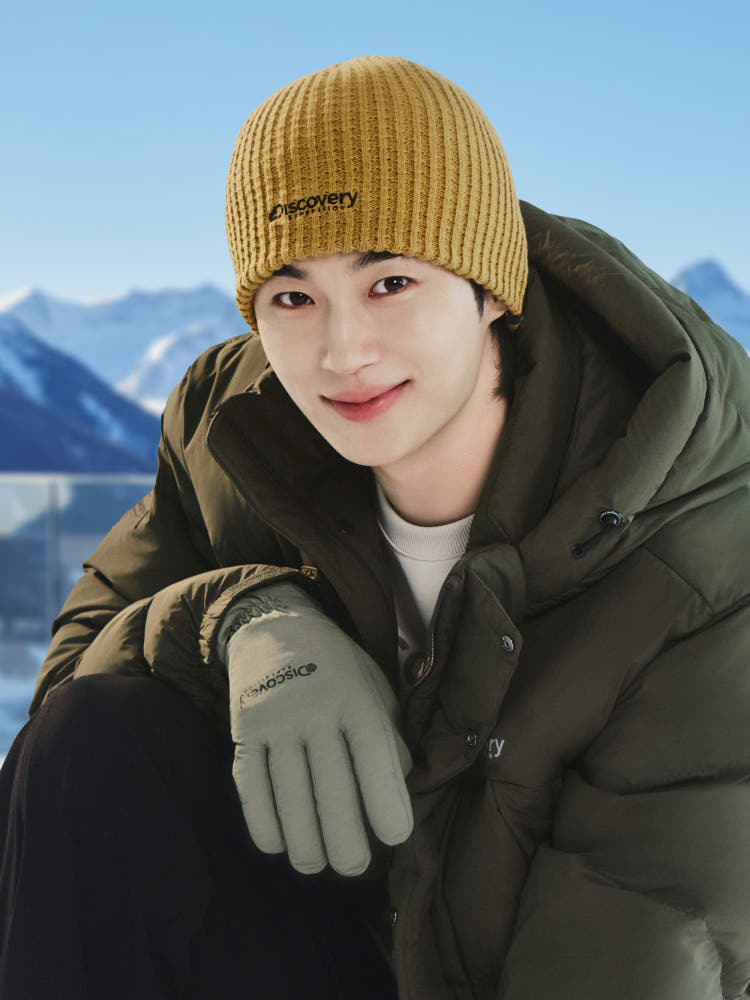Behind-the-scenes cut of Byeon Wooseok