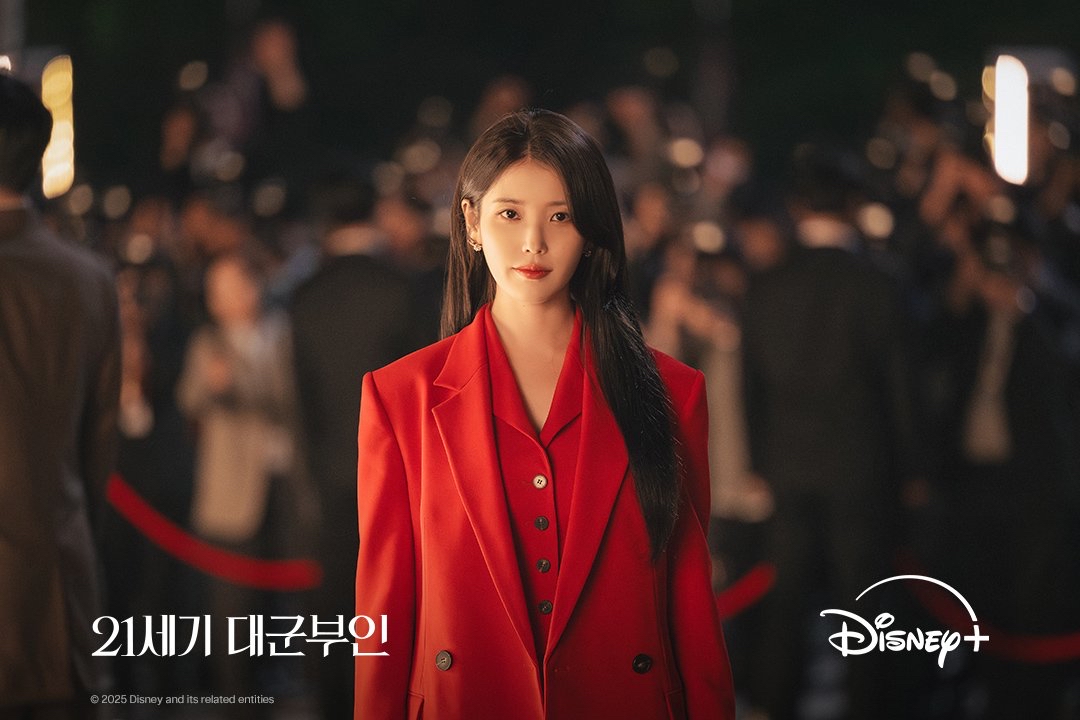 Behind-the-scenes cut of IU