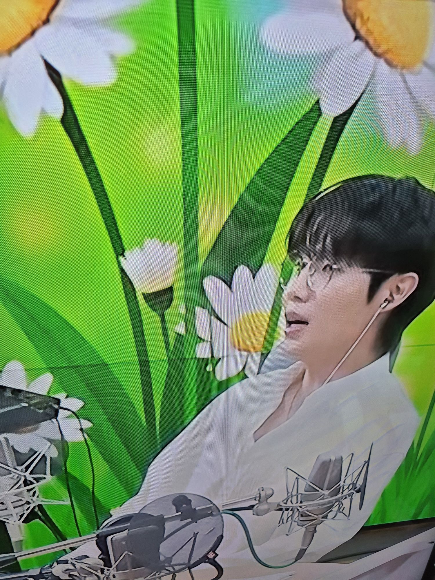 A moment captured by a fan of Son Taejin