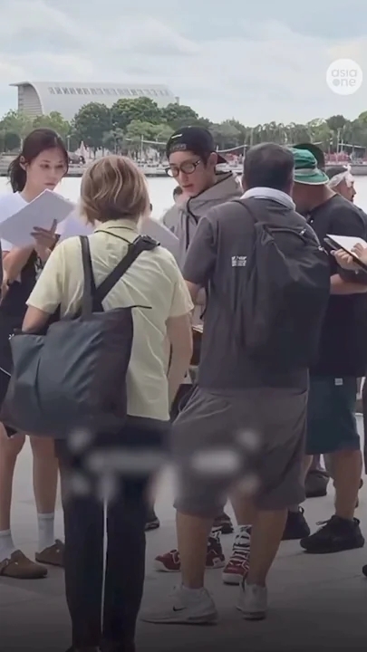 Behind-the-scenes cut of Lee Joongi