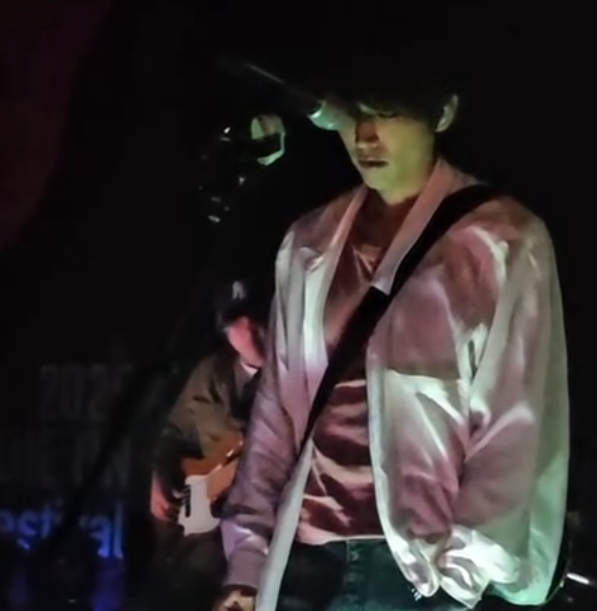 Recent activity shot of Lee Seungyoon