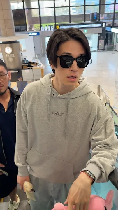 Recent activity shot of Lee Dongwook
