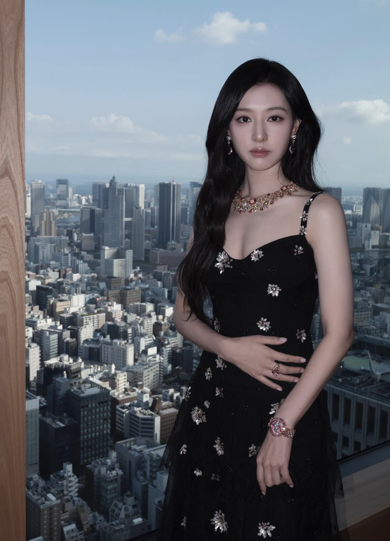 Behind-the-scenes cut of Kim Jiwon