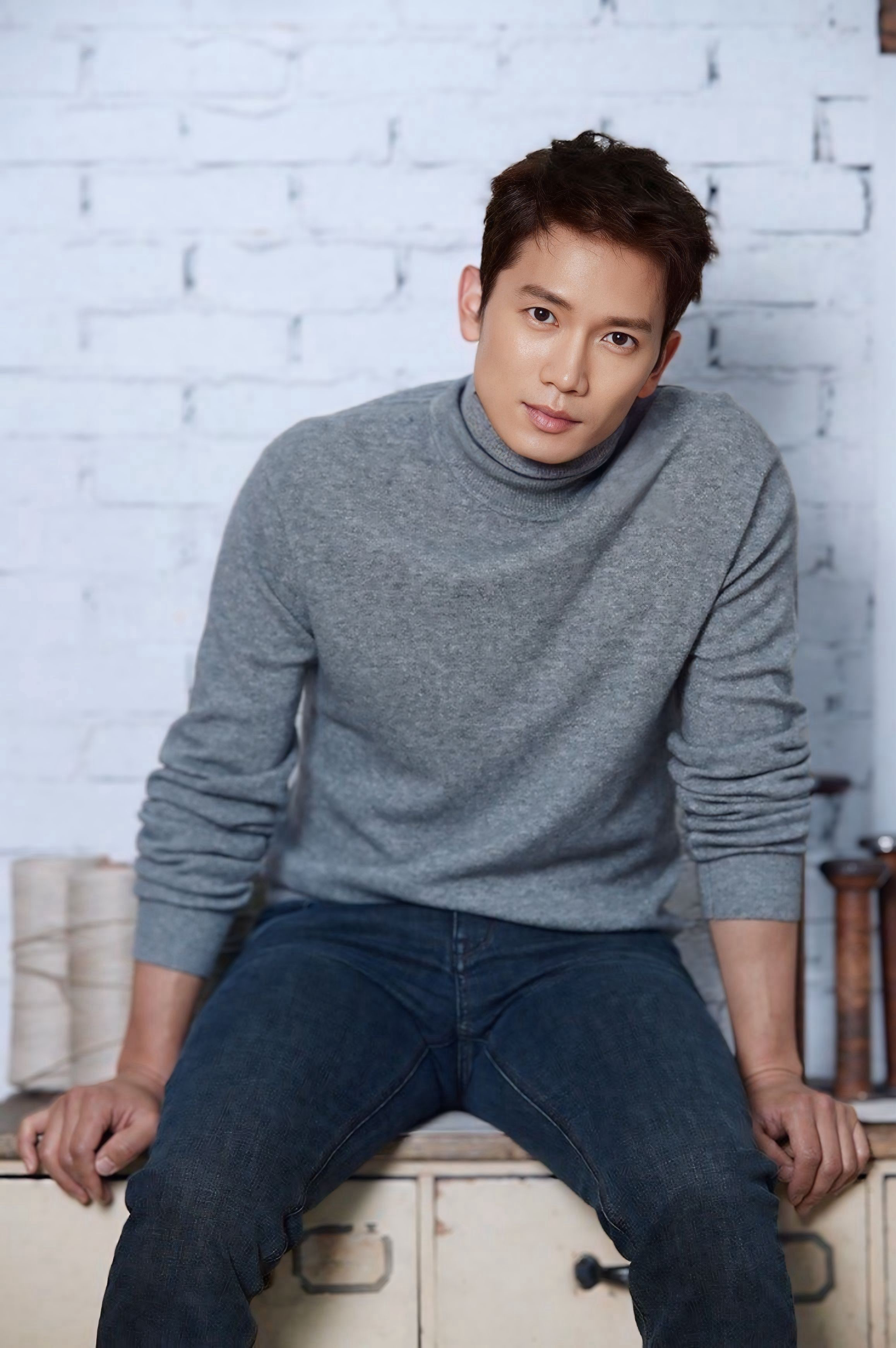 Recent activity shot of Ji Sung