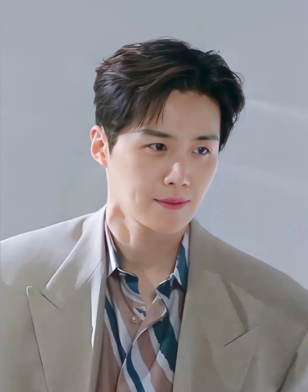 Behind-the-scenes cut of Kim Seonho