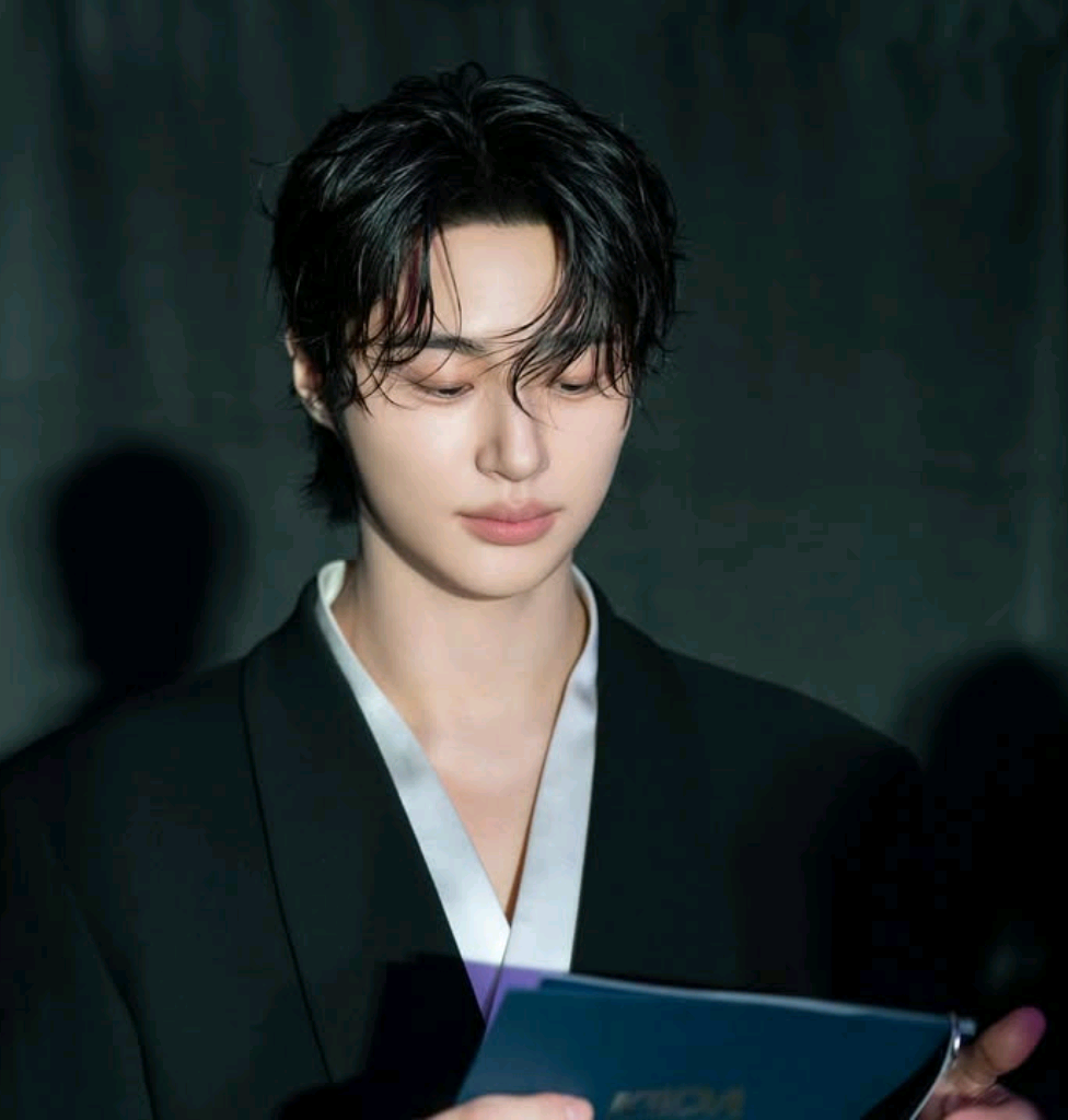 Latest photo of Byeon Wooseok