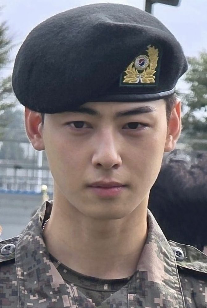 Cuplikan di balik layar dari Cha Eunwoo