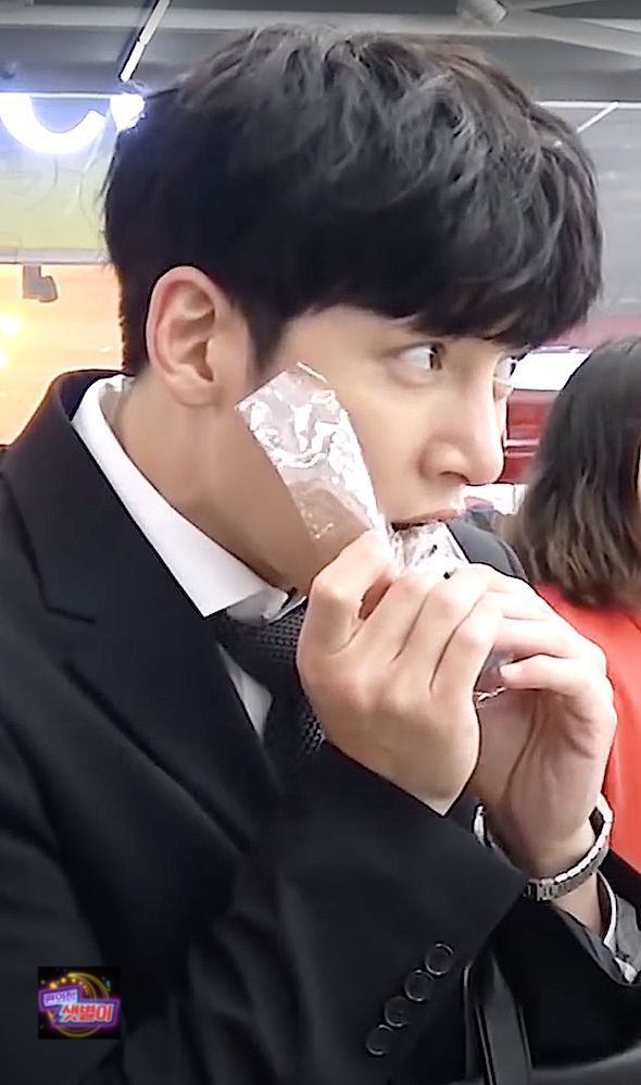 A moment captured by a fan of Ji Changwook