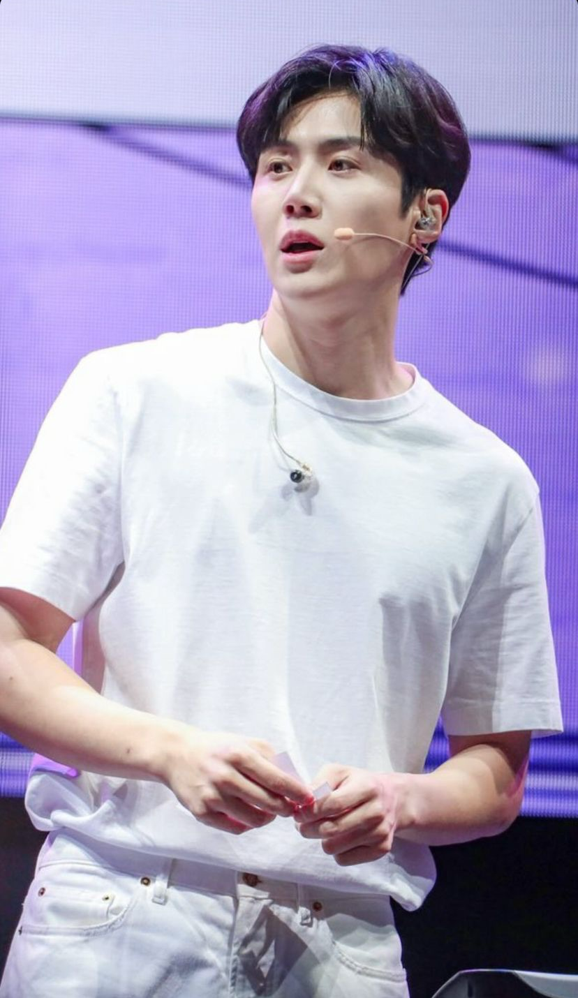 Latest photo of Kim Seonho