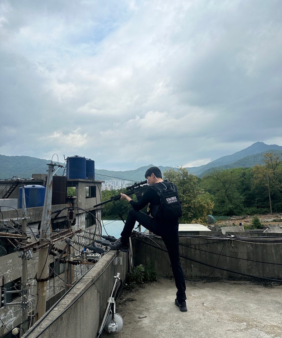 Behind-the-scenes cut of Kim Namgil