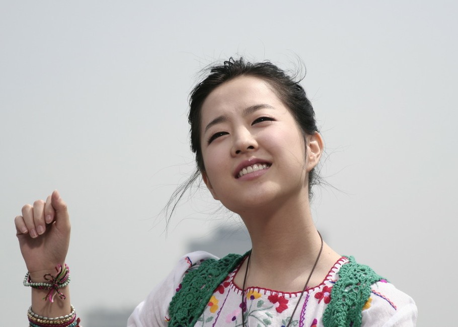 Behind-the-scenes cut of Park Boyoung