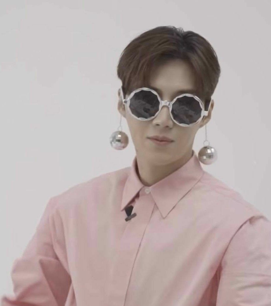 A moment captured by a fan of Kim Seonho