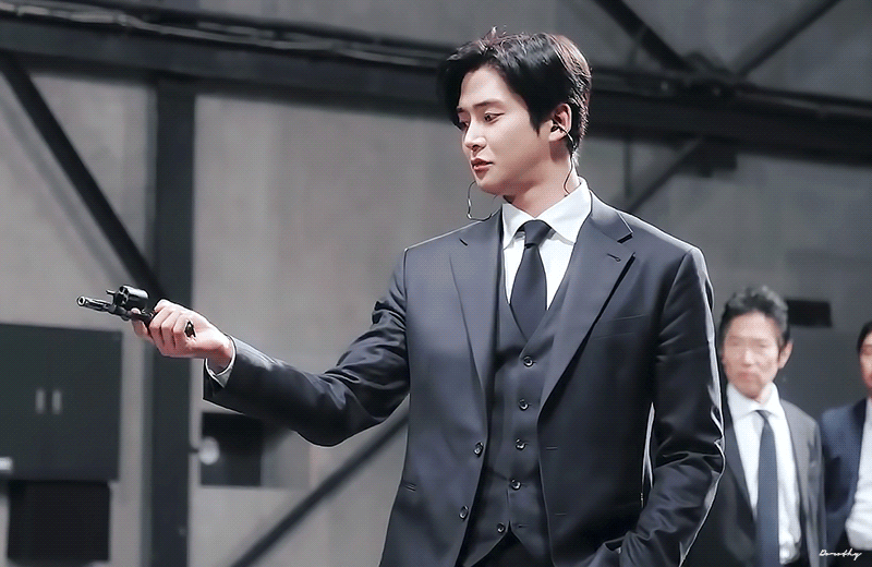 路云的最新照片