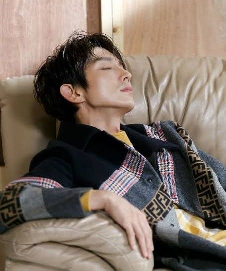 A moment captured by a fan of Lee Joongi