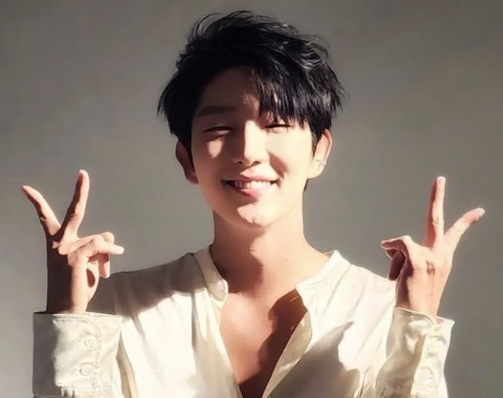 Behind-the-scenes cut of Lee Joongi
