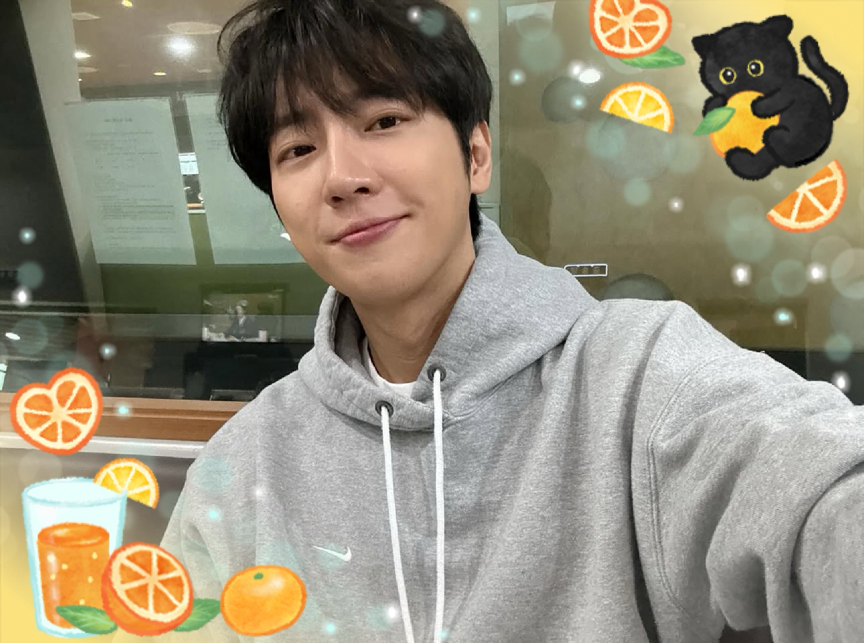 A moment captured by a fan of Lee Sangyeob