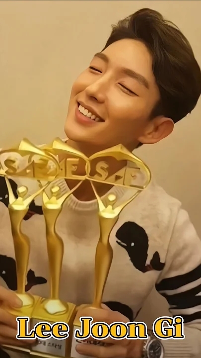 粉絲拍下的李準基瞬間