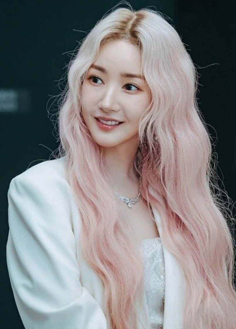 Latest photo of Park Minyoung