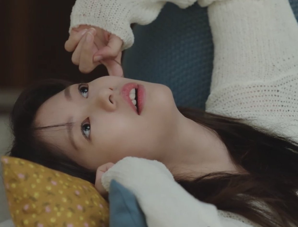 Behind-the-scenes cut of Jung Somin