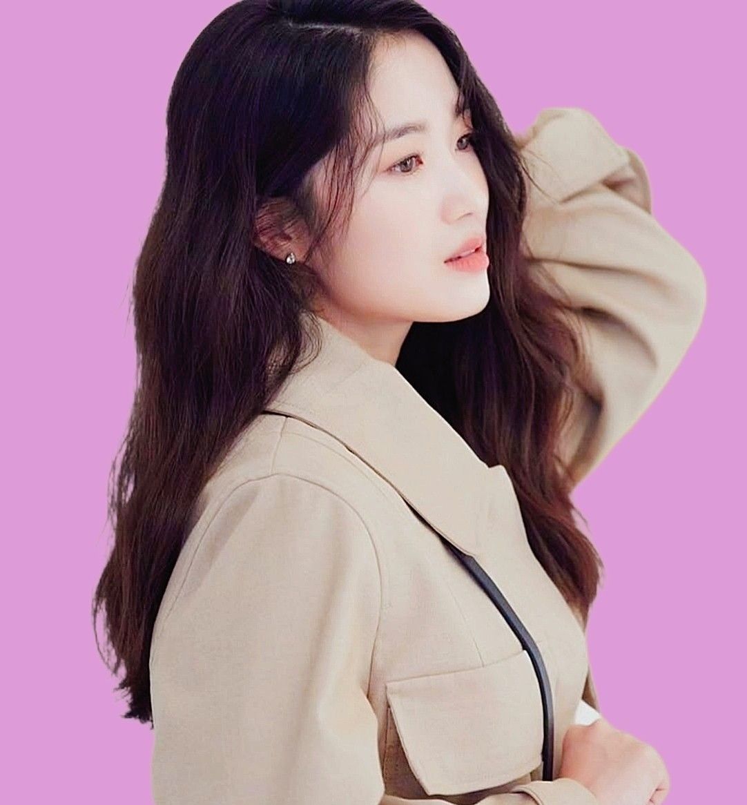 Recent activity shot of Kim Hyeyoon