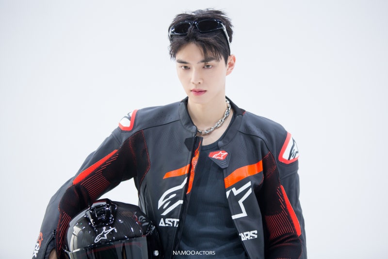 A moment captured by a fan of Song Kang