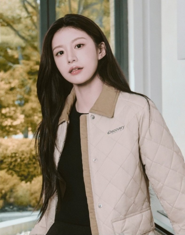 Recent activity shot of Go Younjung