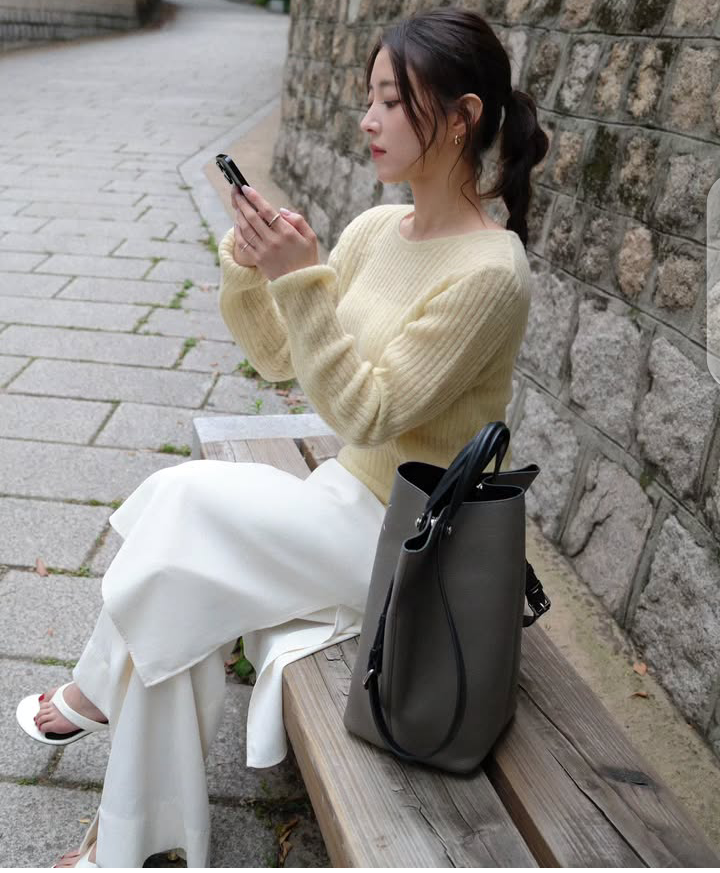 Behind-the-scenes cut of Lee Seyoung