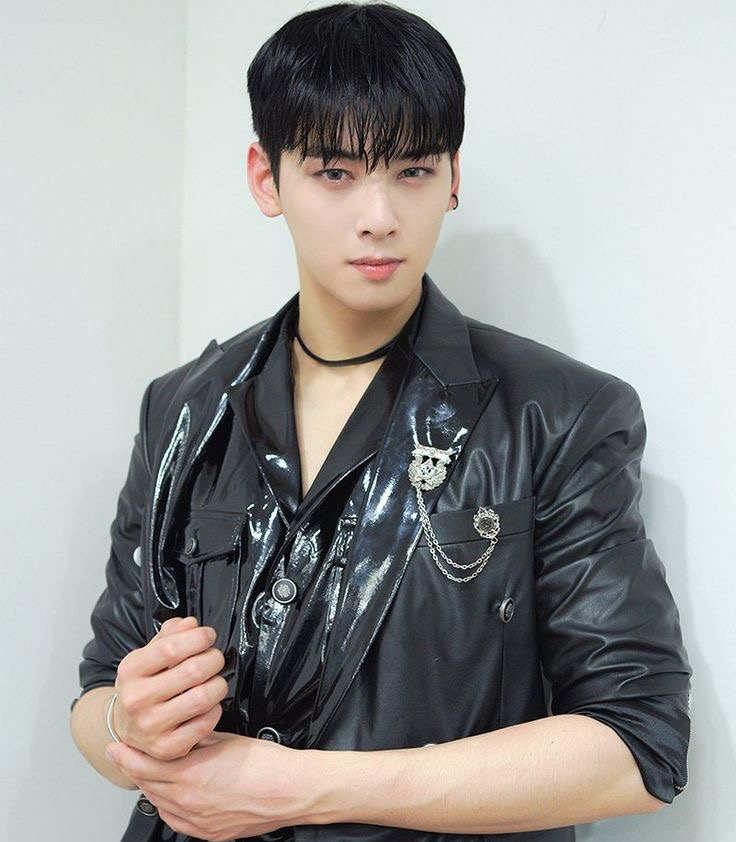 A moment captured by a fan of Cha Eunwoo