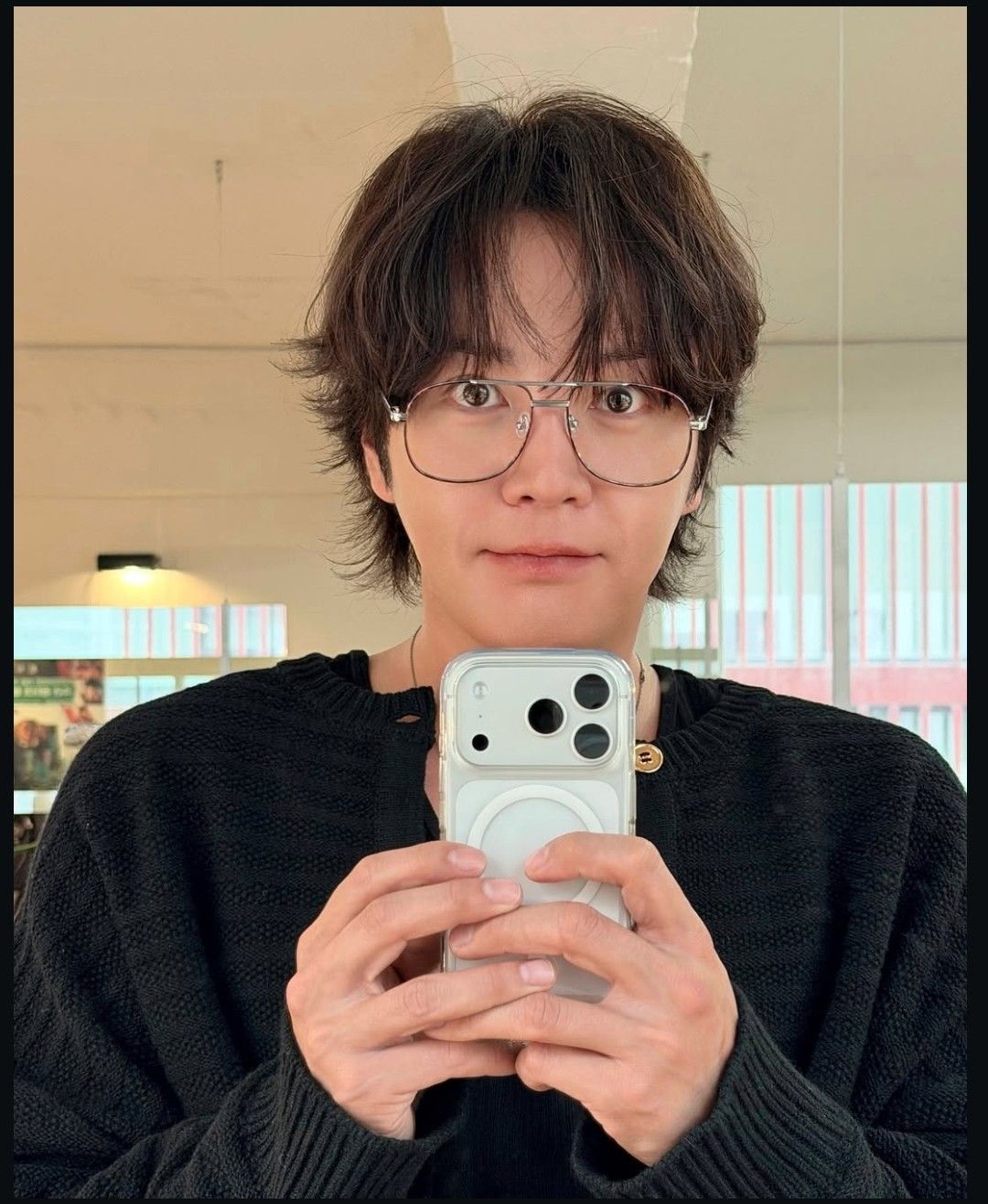 Recent activity shot of Jang Geunsuk