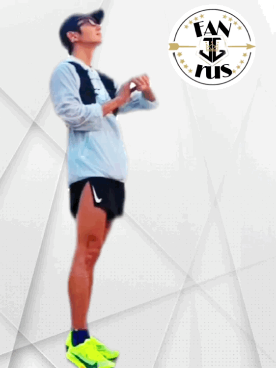 A moment captured by a fan of Lee Joongi